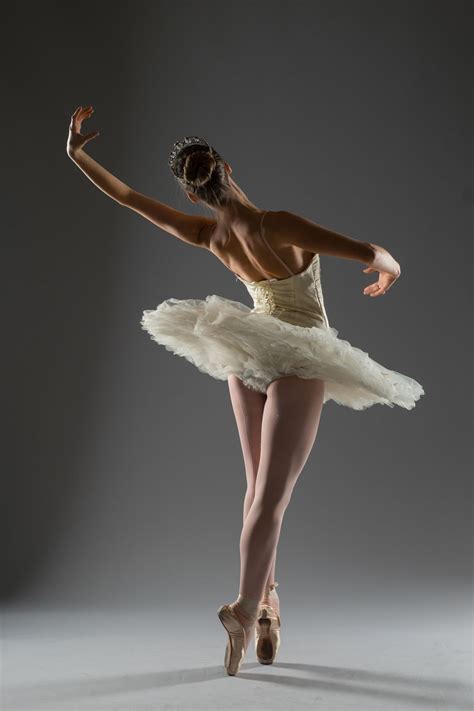 ballerinas poses